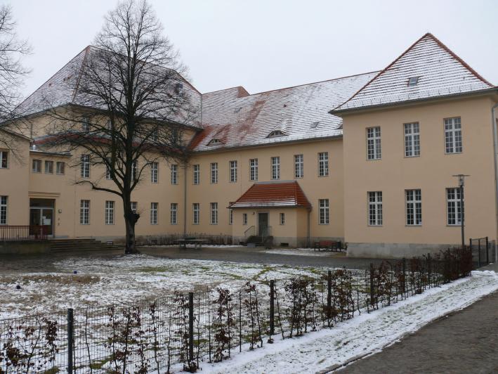 Montessori Schule Buch